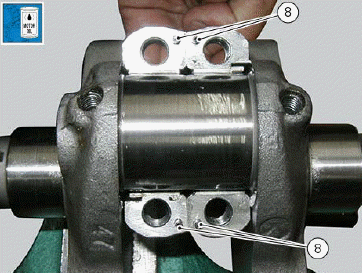 Crankcase: connecting rod assembly