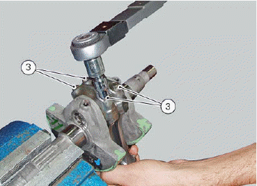 Crankcase: connecting rod assembly